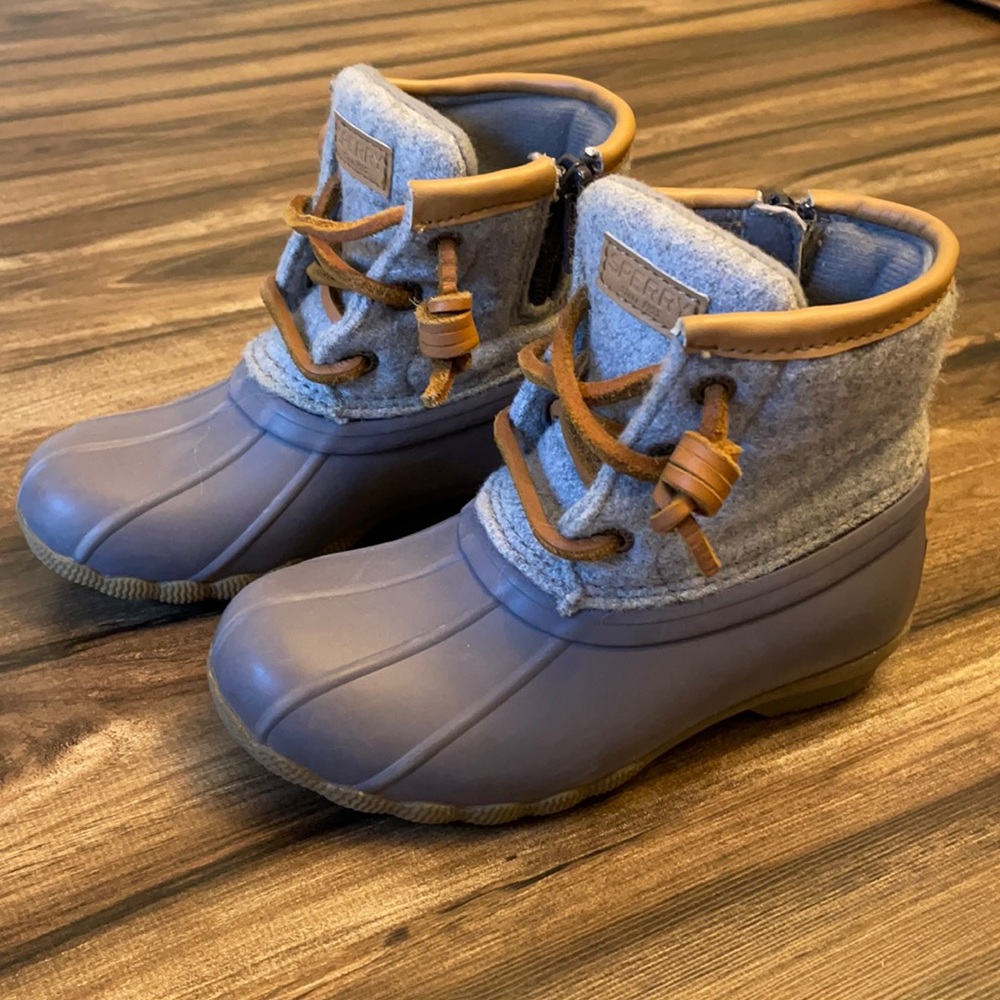 Sperry duck boots size 9 Toddler.